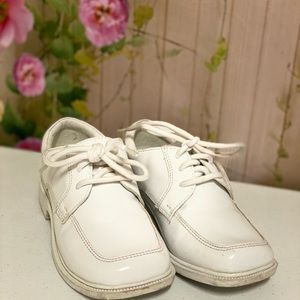 Boys white Dress Shoes